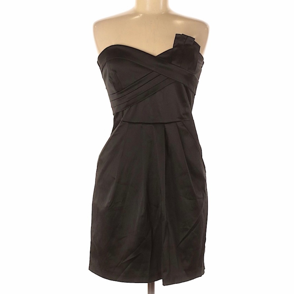 Sexy strapless Little black dress with stretch